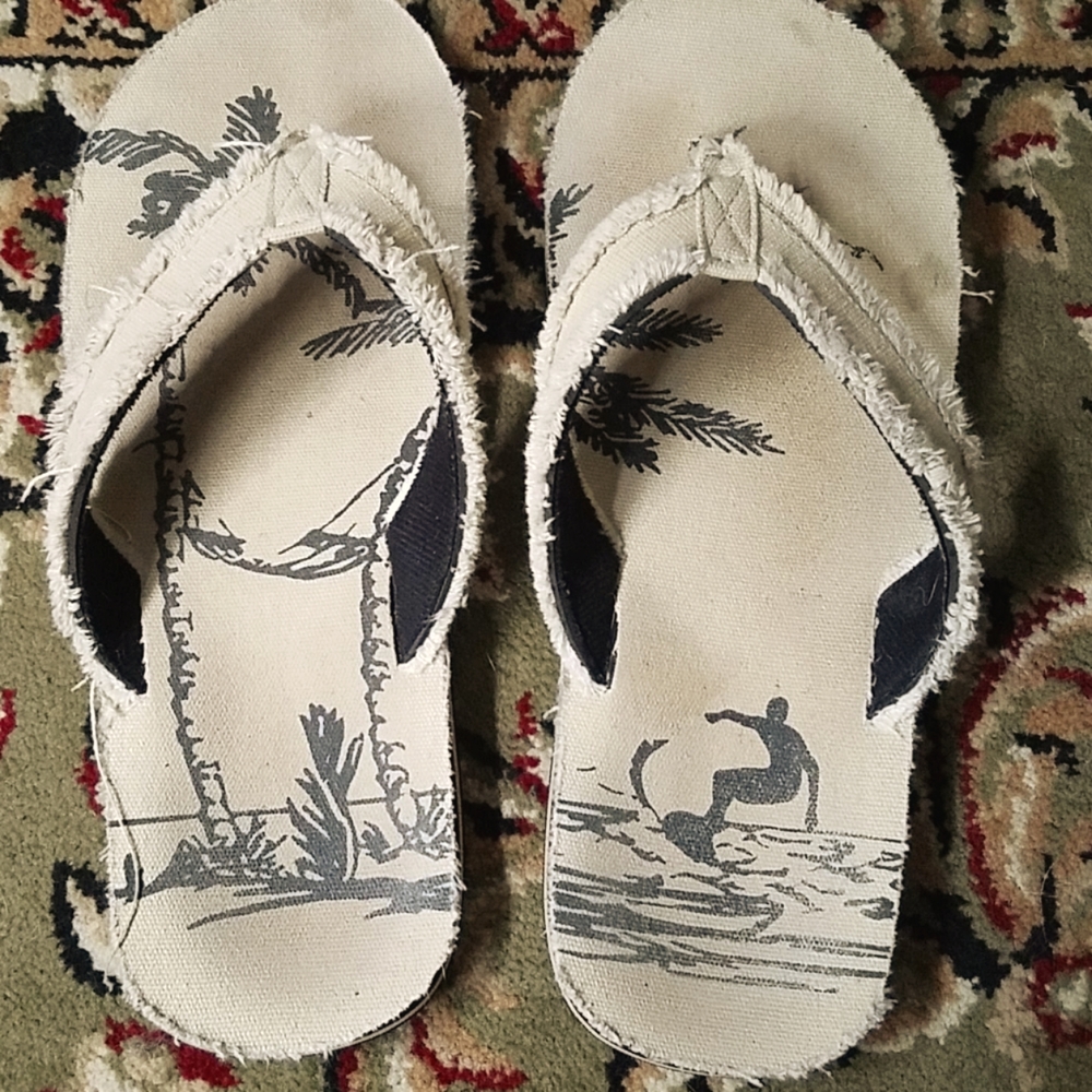 Pre'owned flip flops